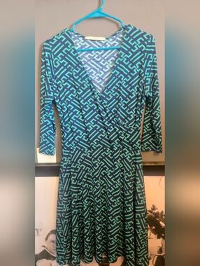 Green Geometric Faux Wrap Dress - Women's sz Med